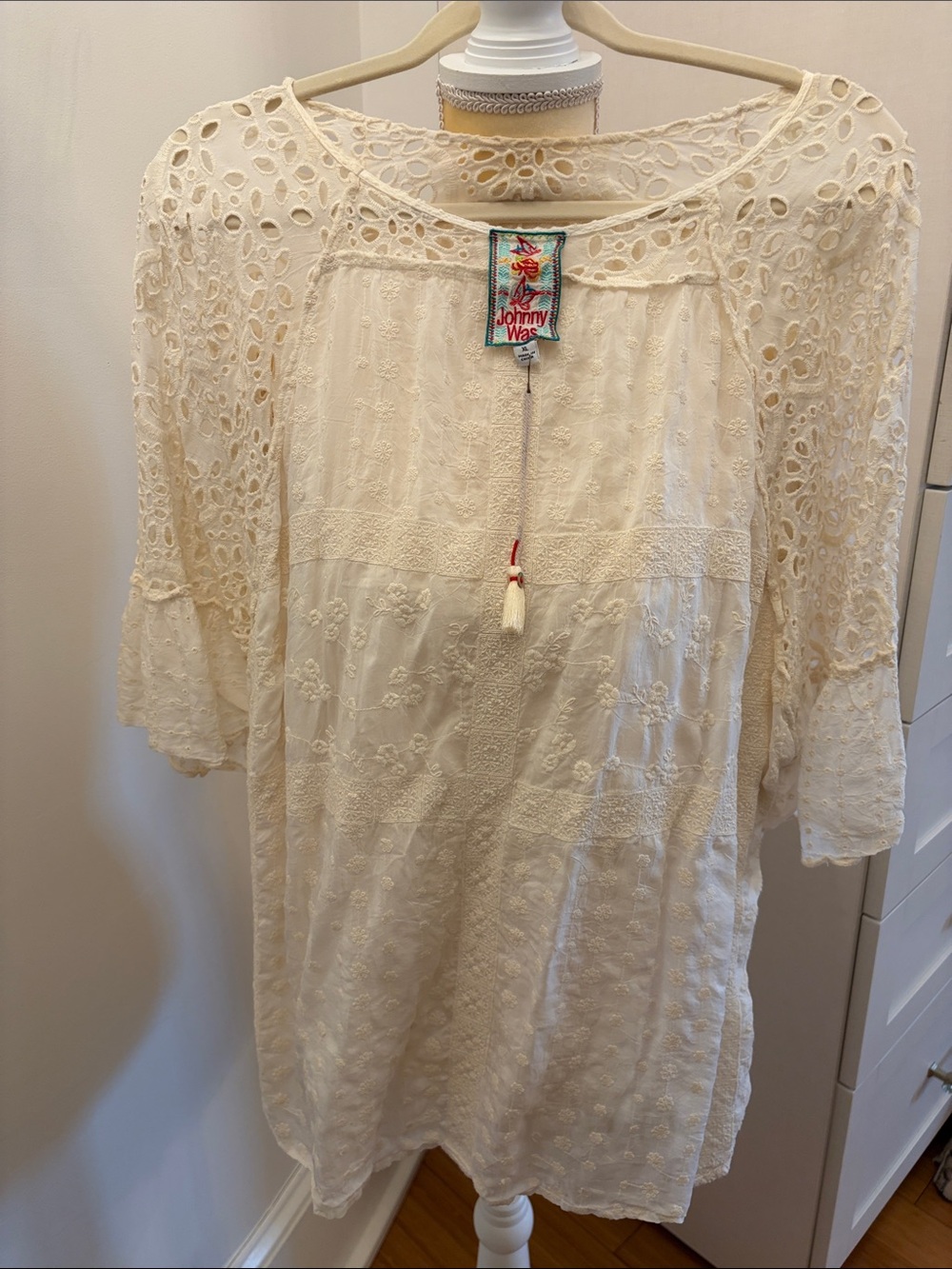 Johnny Was Cream Eyelet & Lace Peasant Tunic